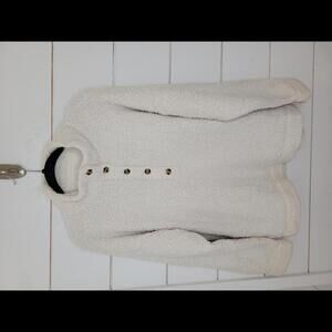 Aerie medium cream super fuzzy pullover shirt